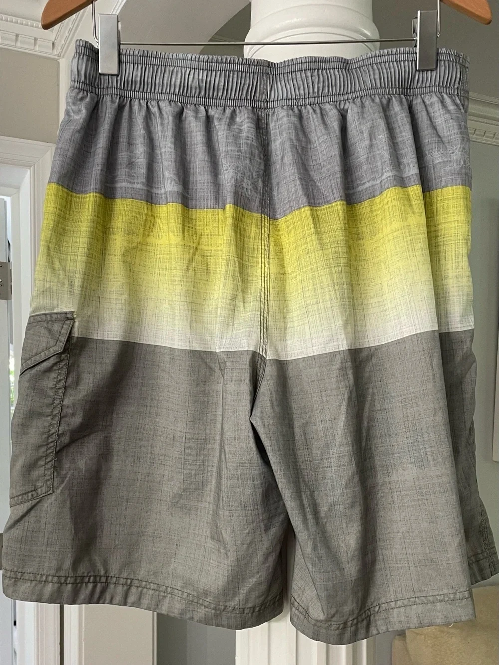 Speedo men’s swim trunk/ Board shorts. Gray yellow , white and green